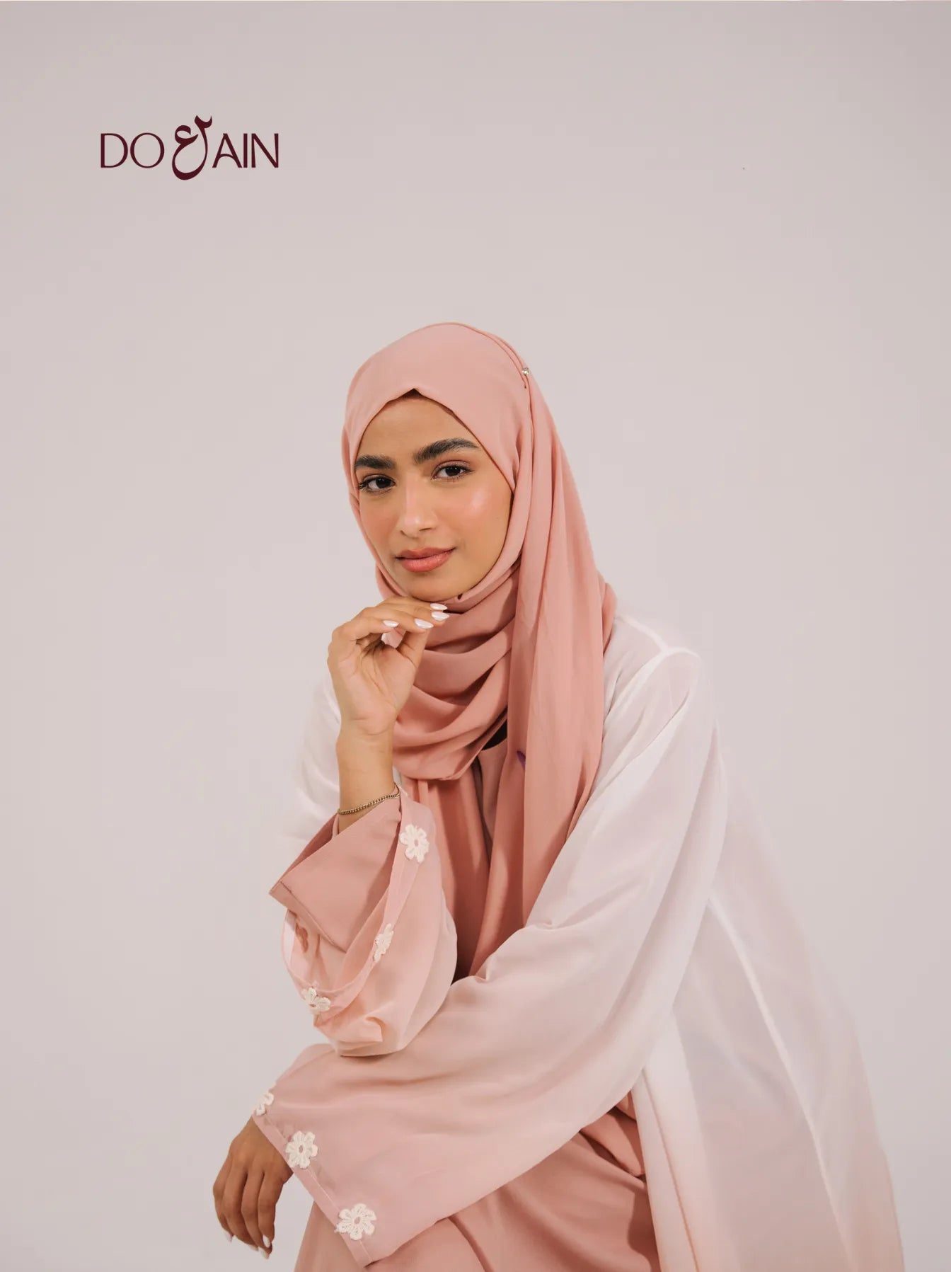 Carnations Abaya – Elegant Two-Layered Ombré Abaya with Floral Embroidery | Doain Official