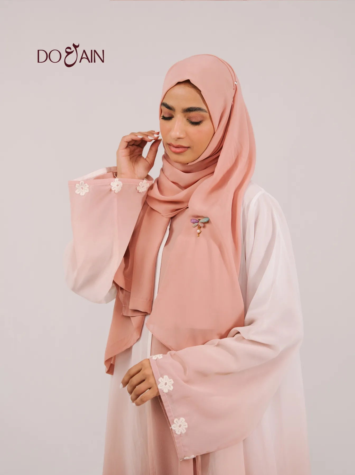 Carnations Abaya 