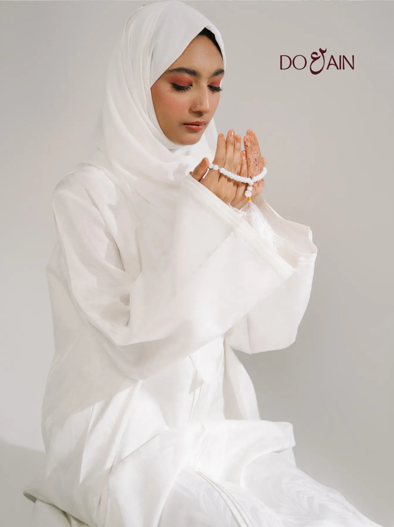 Jasmin Abaya – Elegant White, Lightweight & Breathable | DOAIN